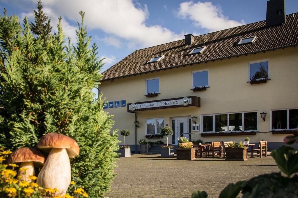 Landhaus Eifelsicht Hellenthal Exterior photo