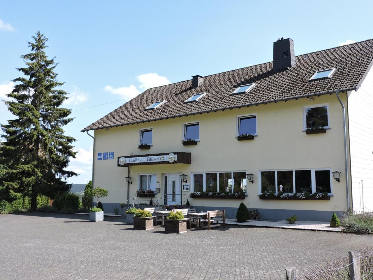 Landhaus Eifelsicht Hellenthal Exterior photo